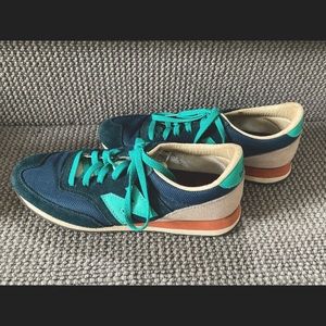 New balance Womens style 620 shoe US size 7.5.